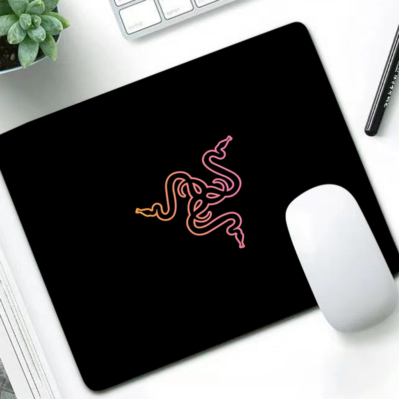 Razer Luxury Mouse Pad Anime G - огляд і ціна Pc Gaming Upgrades